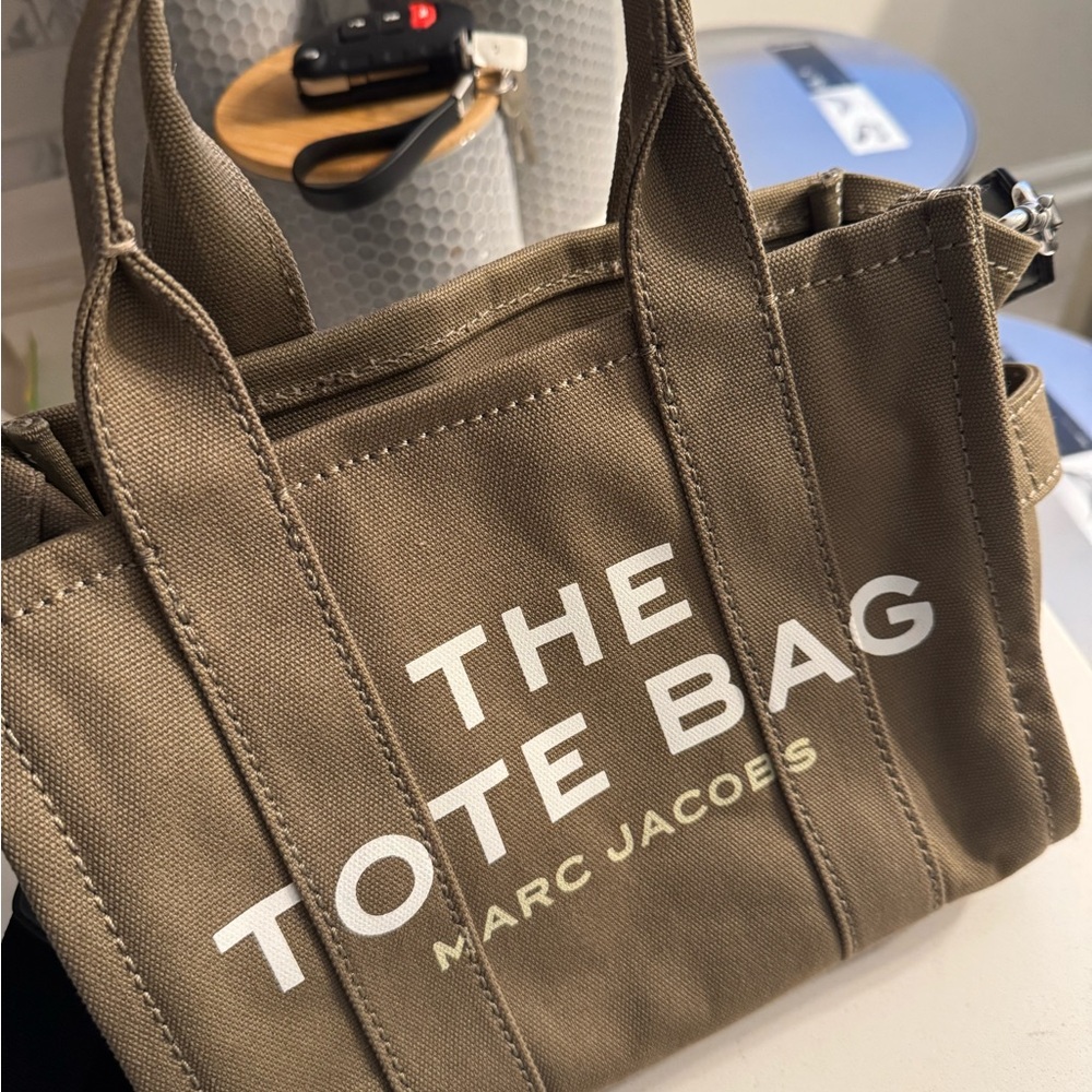Marc Jacobs Tan Tote Bag